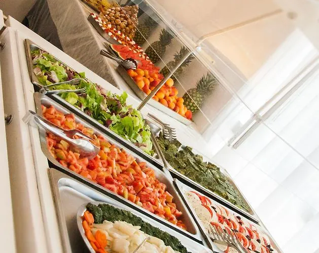 فندق Raffaello 3*