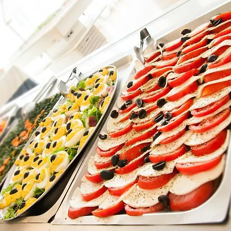 فندق Raffaello 3*