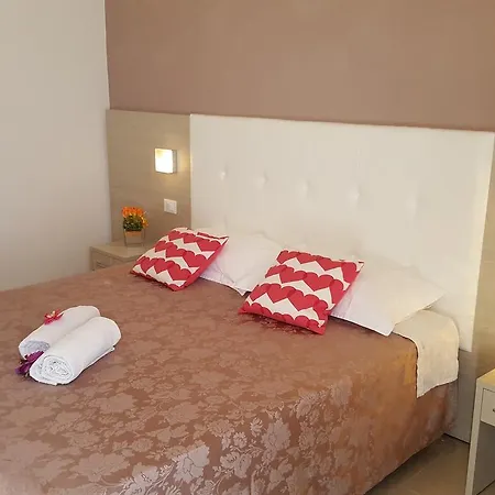 فندق Raffaello 3*